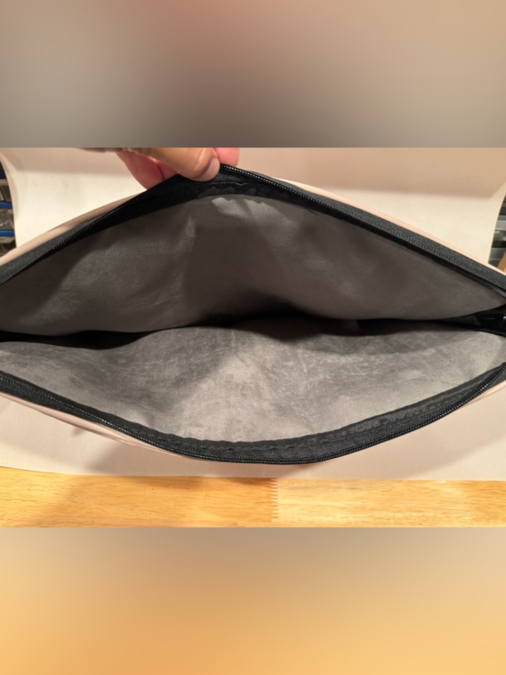 CALPAK Luka 17" Padded Laptop Sleeve in Blush Quartz Pink NWOT New Without Tags - Picture 4 of 8